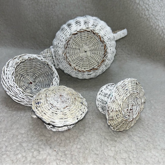 Wicker teapot and 2 cups attached to saucers Vintage 9.5" shabby chic cottage - Picture 6 of 12